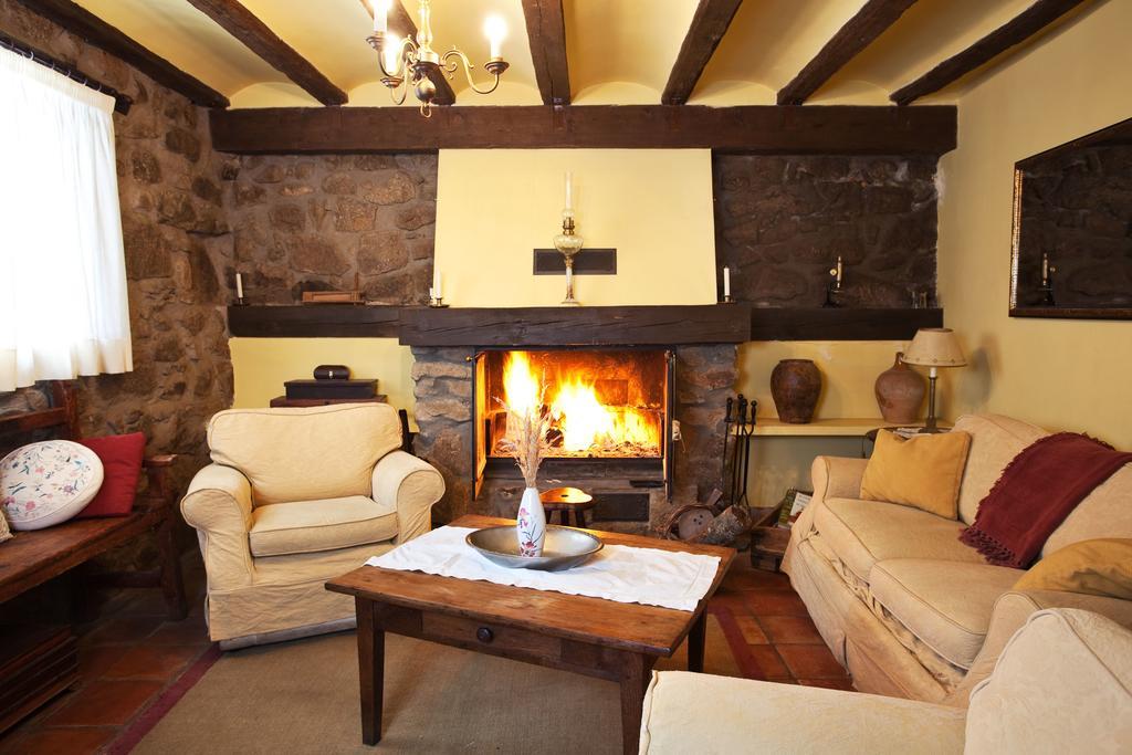 Posada De Urreci Альдеануэва-де-Камерос Экстерьер фото